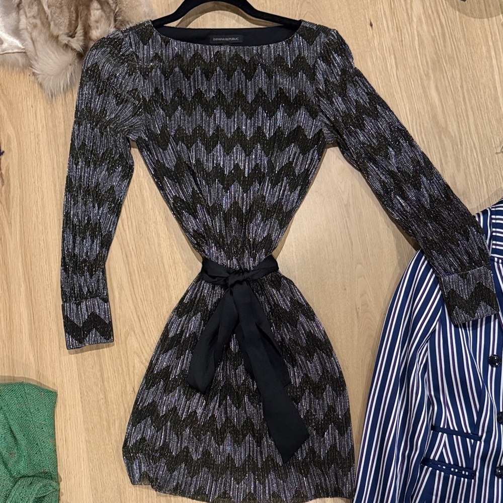Banana Republic Black and Gray Chevron Dress